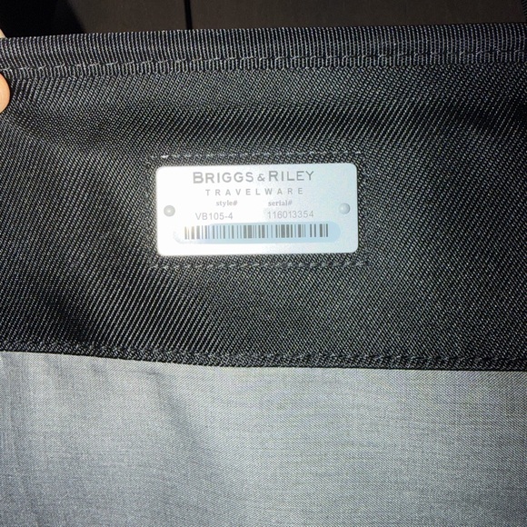 Briggs & Riley Black Messenger Bag - Picture 3 of 9